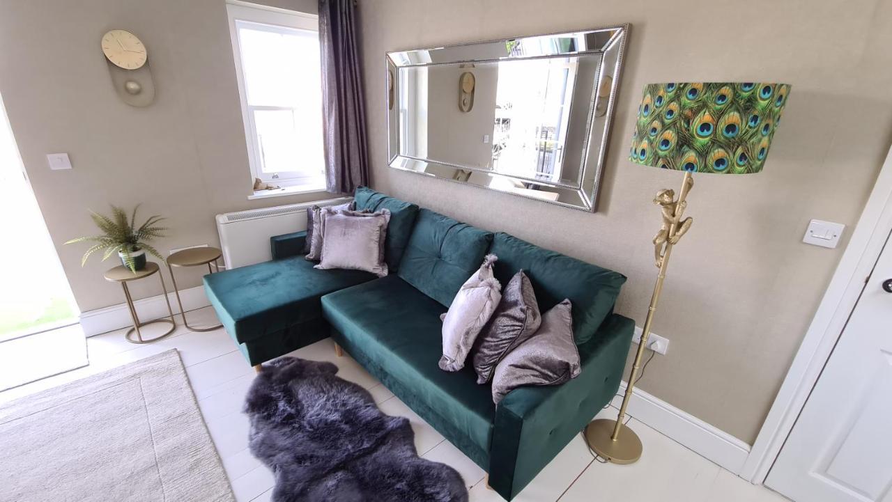 The Loughborough - Elegant, Glamourous Boutique 1 Bed, Central Truro Exterior photo